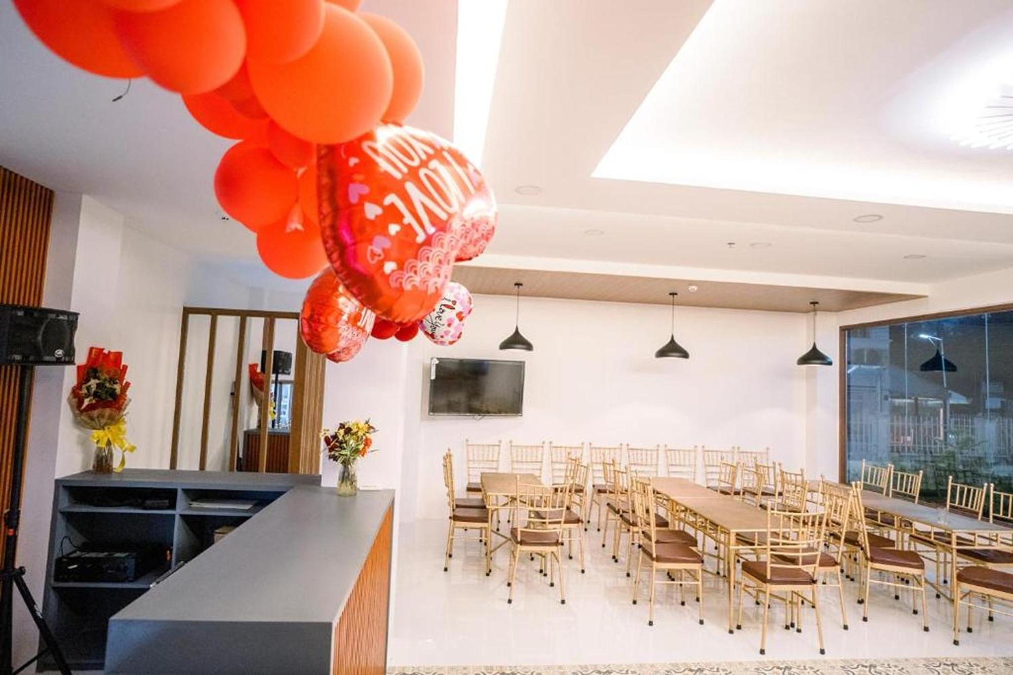 Spotlight Hotel Near Hundred Islands Wharf อลามินอส ภายนอก รูปภาพ